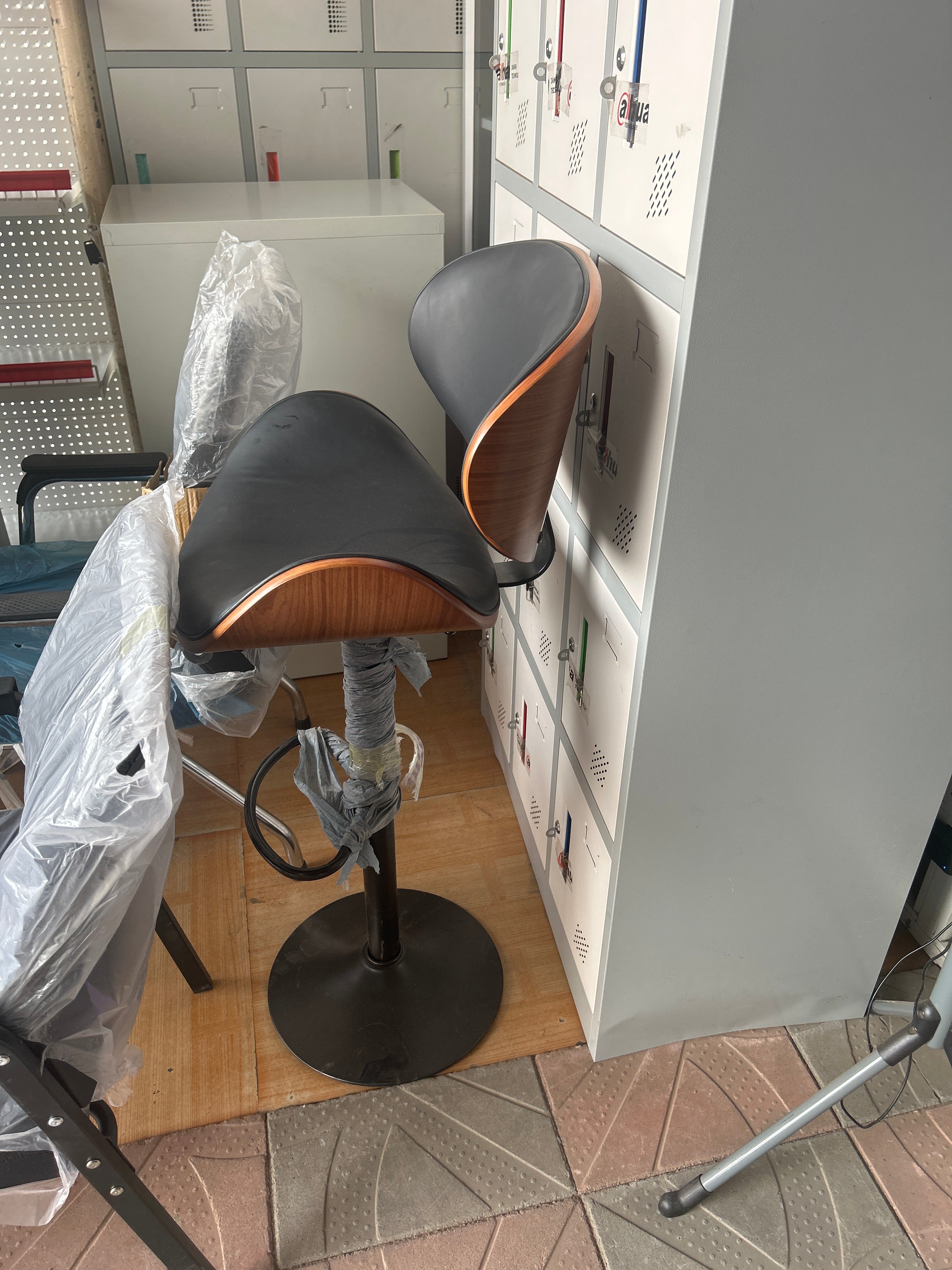 SPECIAL BAR STOOL