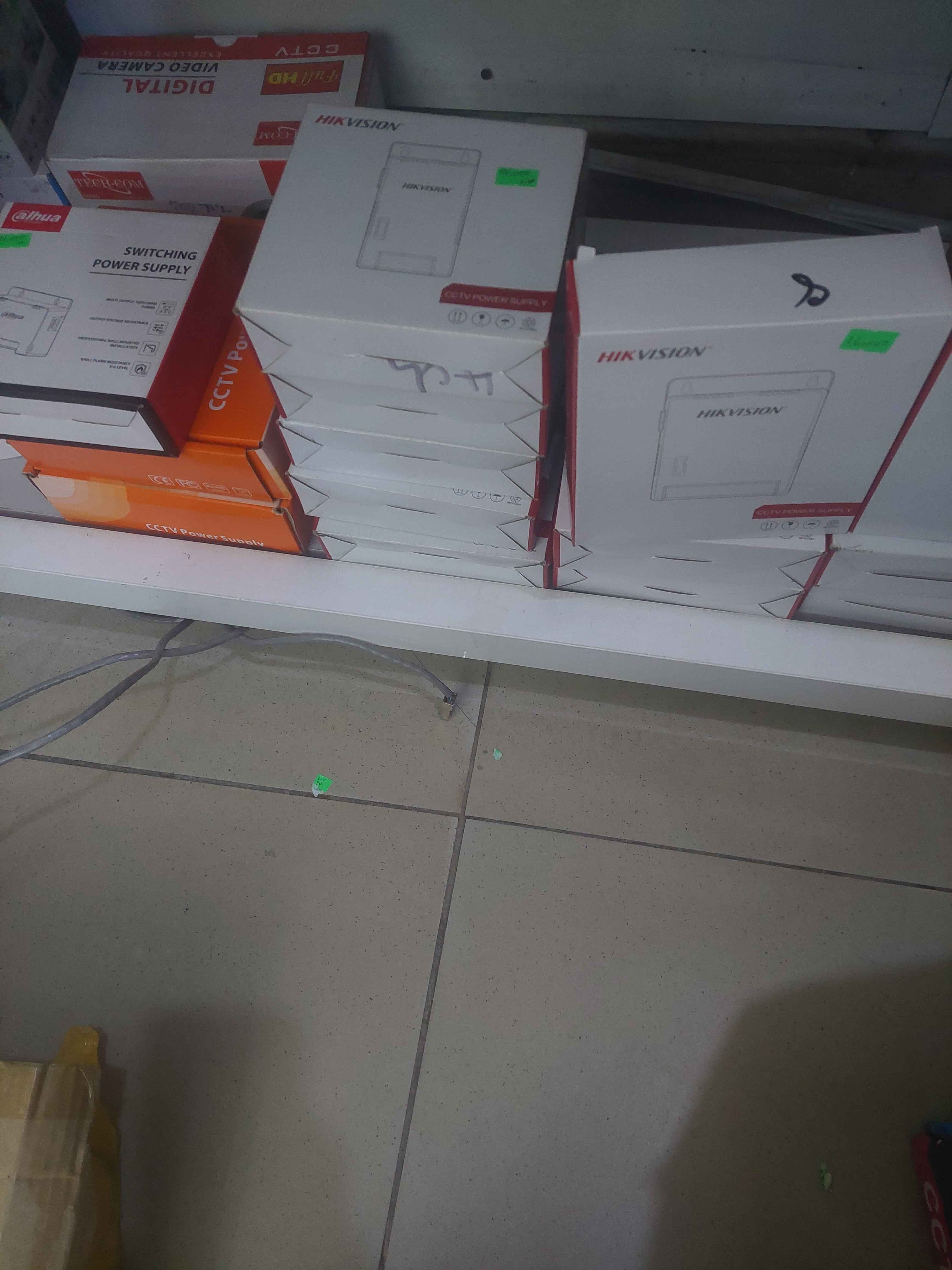 POWER SUPPLY 4 WAY - CCTV